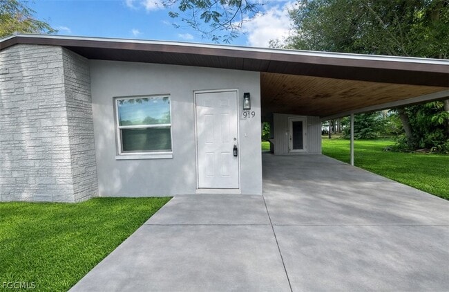 Building Photo - 917 Freemont St