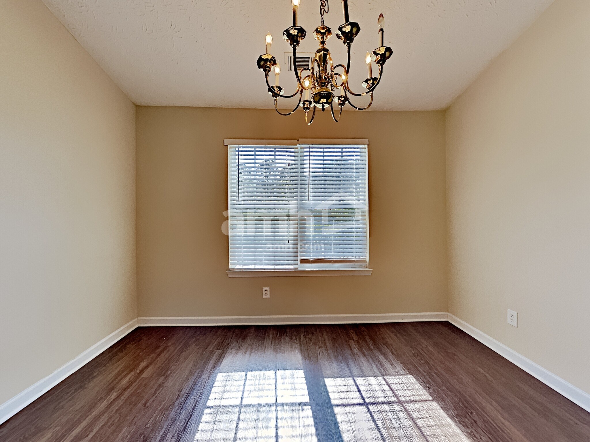 Building Photo - 186 Dean Way