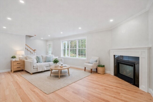 Building Photo - 513 Mendon Rd