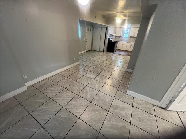 Building Photo - 2102 14th St S