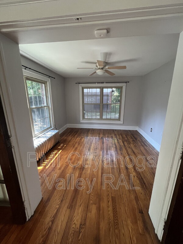 Building Photo - 358 Merriman Rd