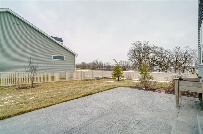 Building Photo - 601 Tawny Elm Pkwy
