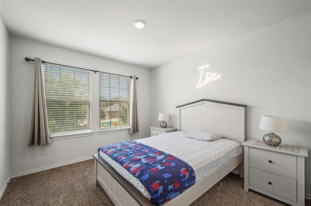 Building Photo - 901 Euston St