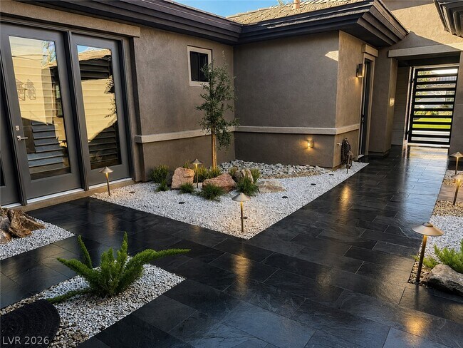 Building Photo - 2577 Red Arrow Dr