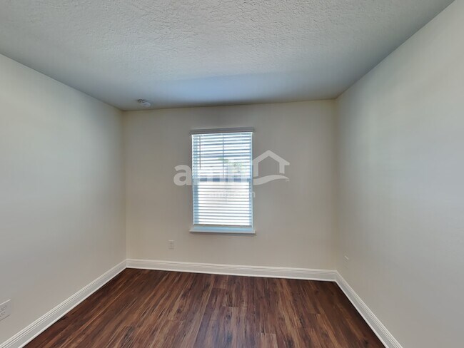 Building Photo - 2865 Ponds Trl