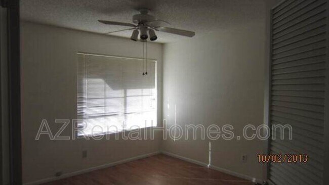 Building Photo - 609 E Mesquite Cir