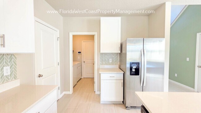 Building Photo - BRILLIANT and SPACIOUS! 4 BEDROOM/2.5 BATH PLUS LARGE BONUS-FLEX SPACE and FENCED YARD!