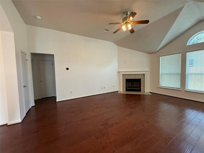 Building Photo - 15615 Lost Maples Dr