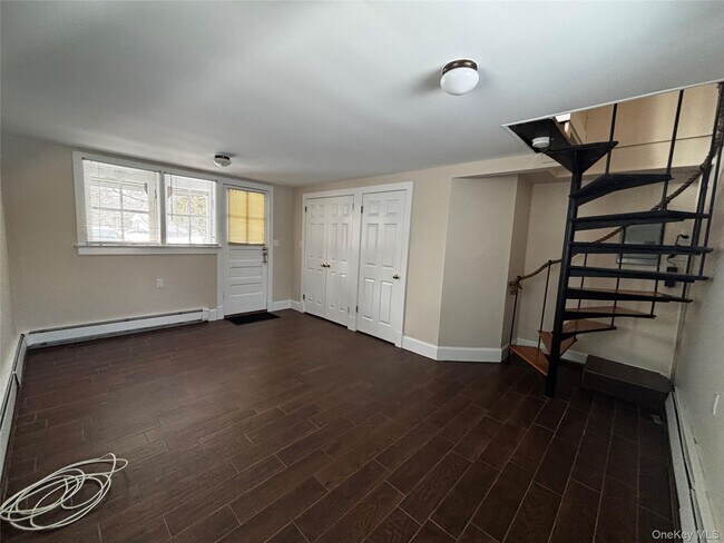 Building Photo - 15 King Rd