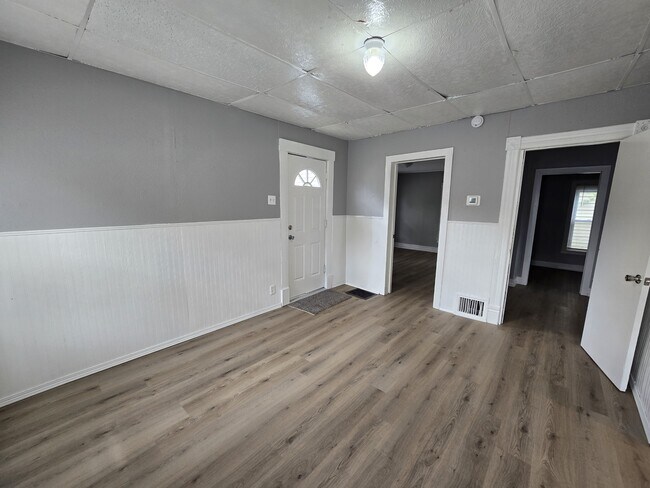 Building Photo - 425 Glenwood St