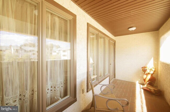 Building Photo - 301 Browning Ln