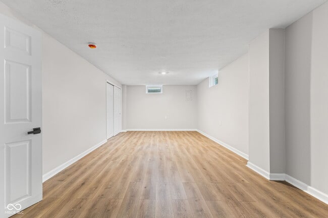 Building Photo - 111 W Southern Ave