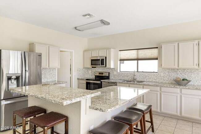 Building Photo - 9025 S 6th St