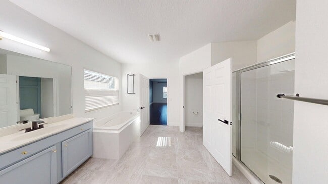 Building Photo - 6BR /5BA  LUXURY POOL HOME -  Fells Landing Subdivision- Minutes to Medical City! **1/2 OFF FIRST...