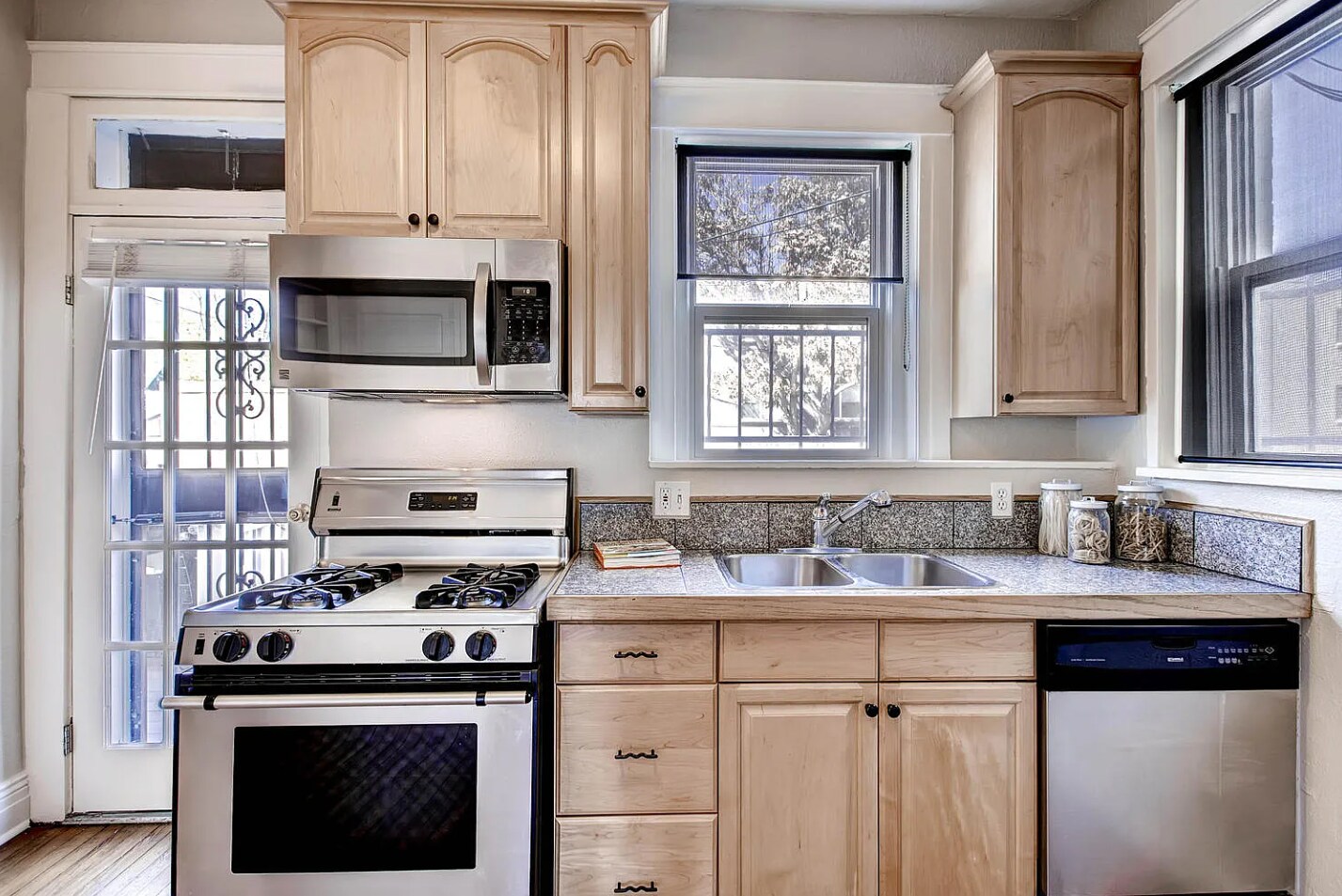 Building Photo - 1333 E 17th Ave