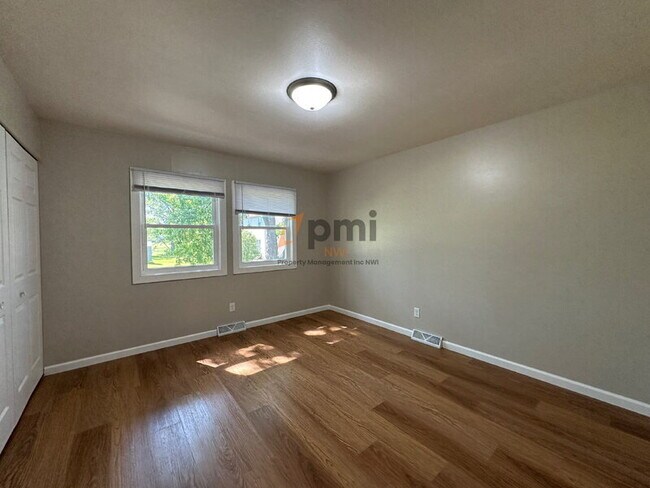 Building Photo - 1609 Monticello Park Dr