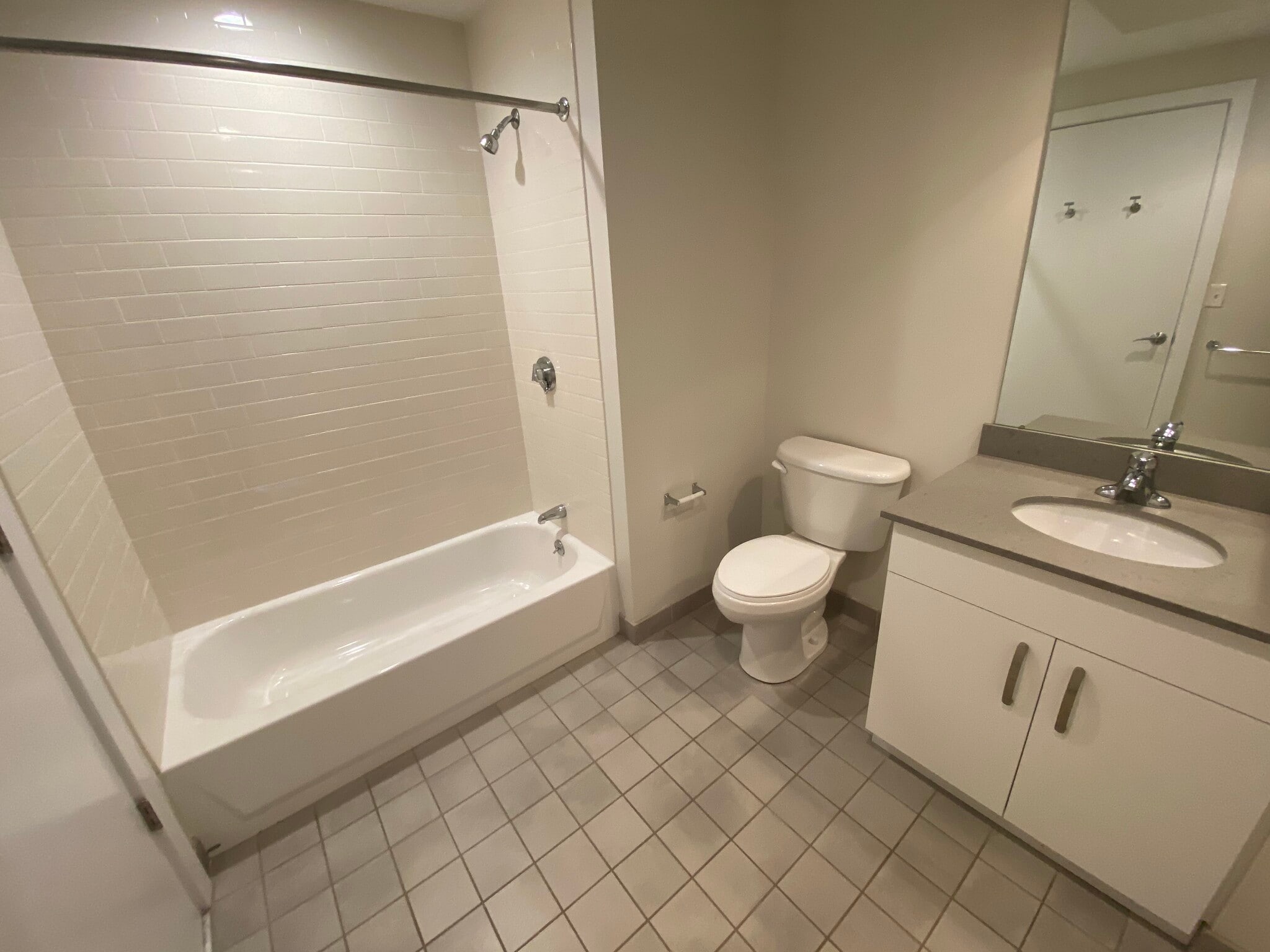 Building Photo - 591 Albany St