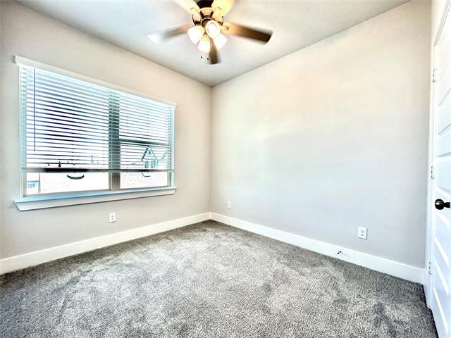 Building Photo - 1830 NE Green Oaks Blvd