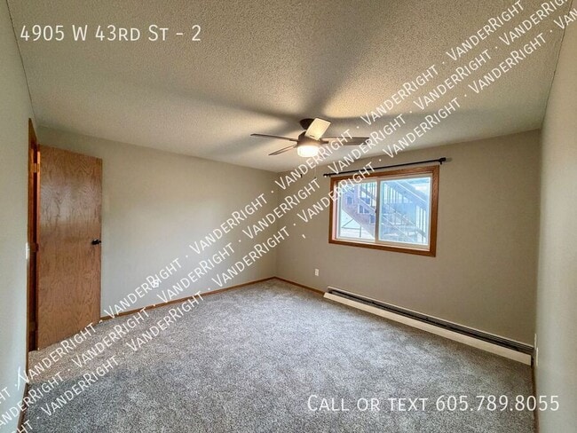 Building Photo - 4905 W 43rd St