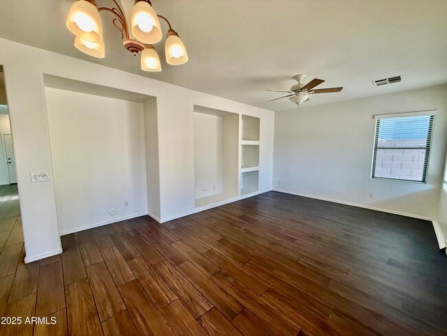 Building Photo - 4531 E Del Rio St