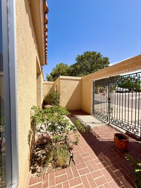 Building Photo - 3201 La Ronda Pl NE