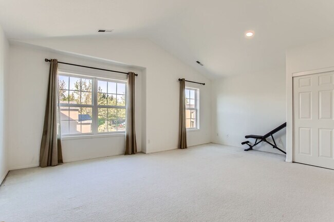 Building Photo - 16789 NW Stoller Dr