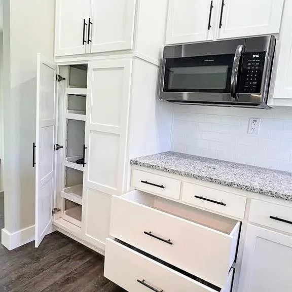 Building Photo - 216 Sellman St