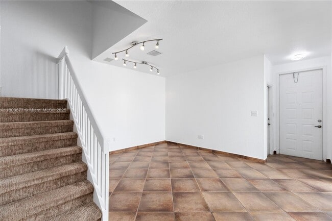 Building Photo - 935 Corkwood St