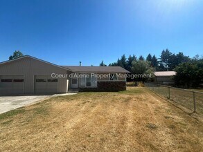 Building Photo - 520-30 Golden Sun