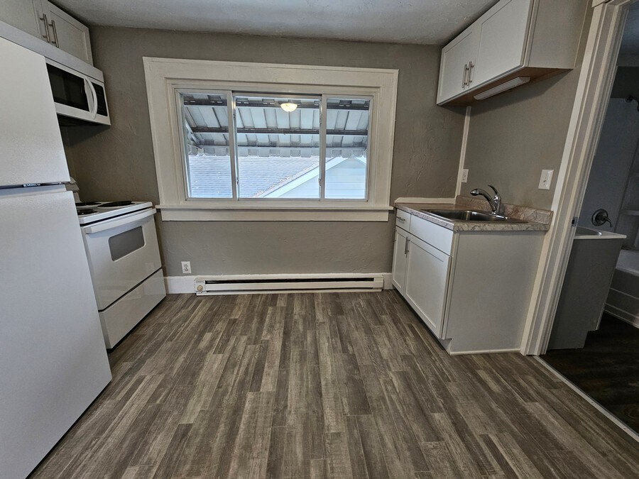 Building Photo - 811 E 29th St