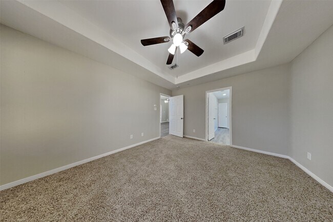 Building Photo - 21535 Sullivan Forest Dr