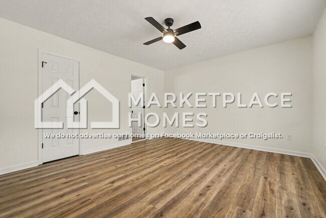 Building Photo - 1025 Walker Pl Dr