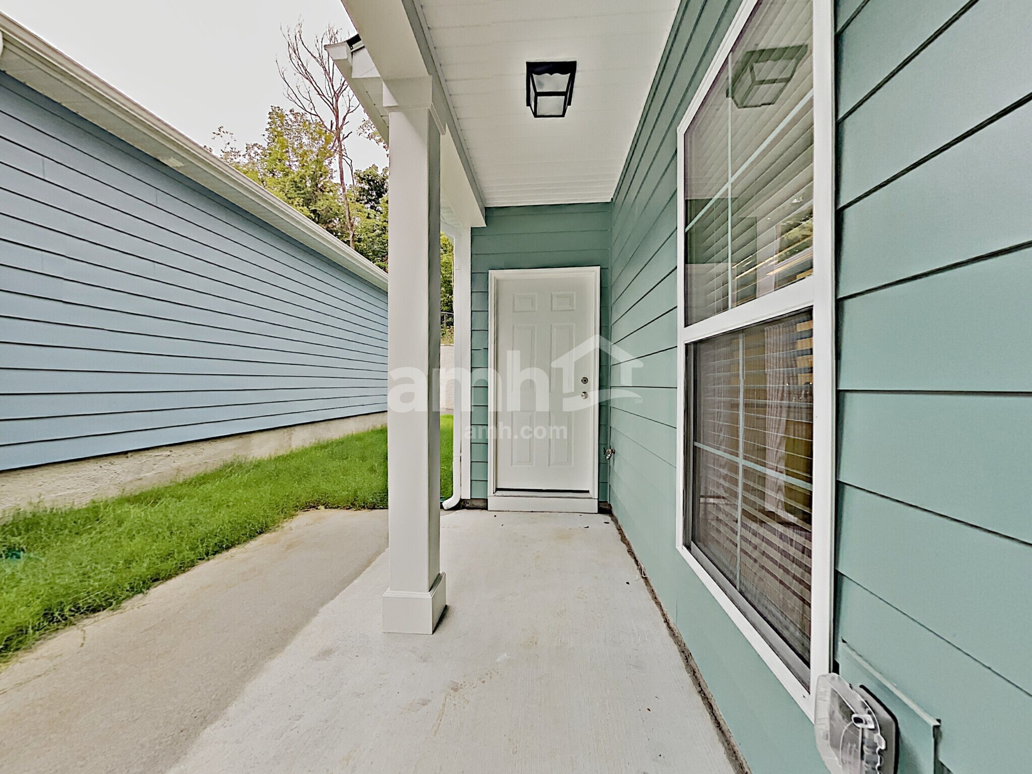 Building Photo - 5350 Tupelo St