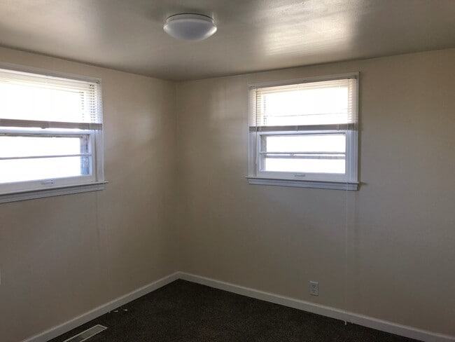 Building Photo - Newly Updated House in a Great Neighborhood!