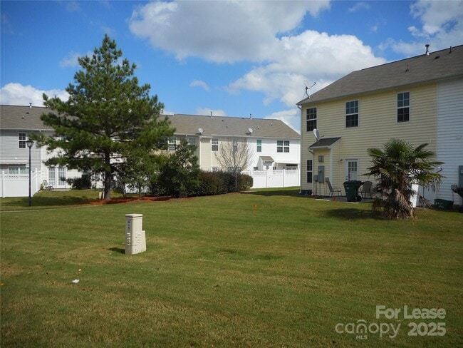 Building Photo - 14048 Singleleaf Lane