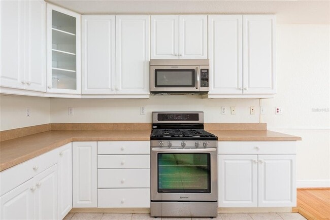 Building Photo - 2876 Bayshore Trails Dr