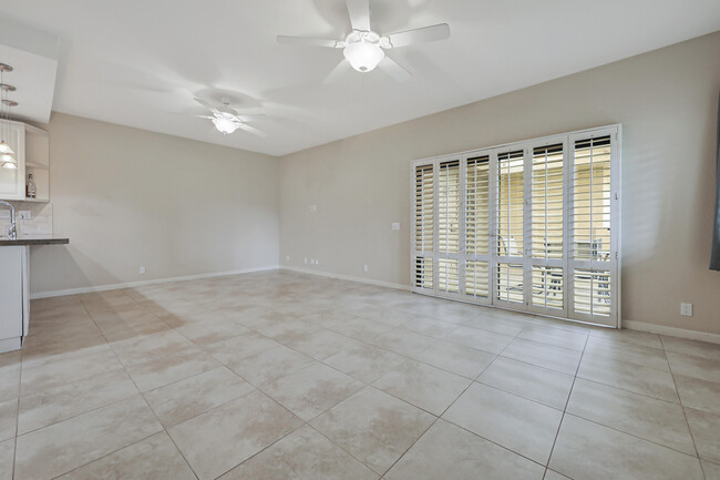 Building Photo - 73895 Saquaro Ct