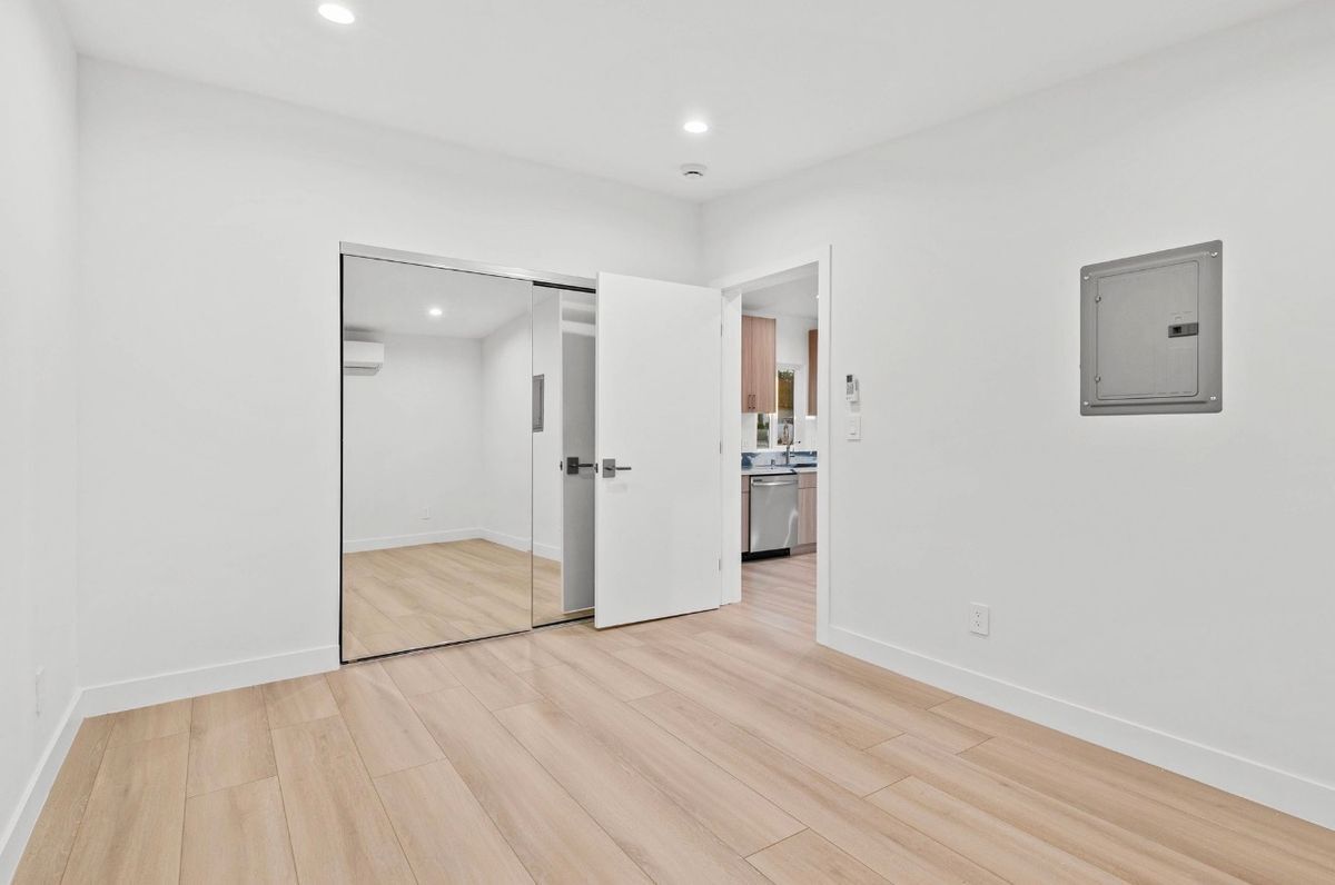 Building Photo - 8635 Le Berthon St