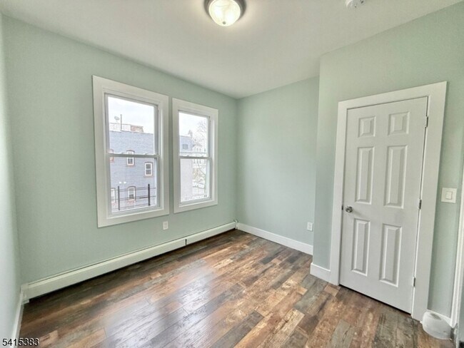 Building Photo - 534 S 20th St