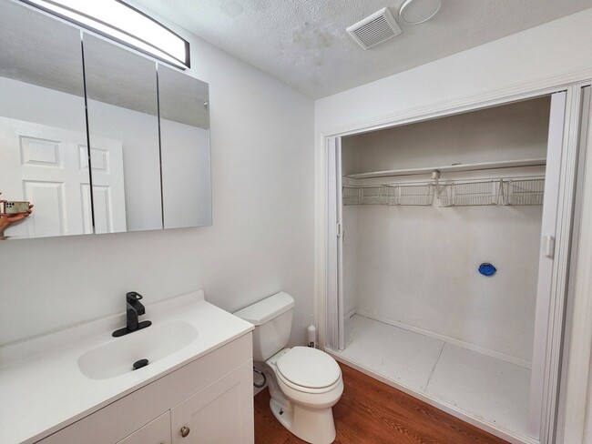Building Photo - Beautifully remodeled townhouse with garage.