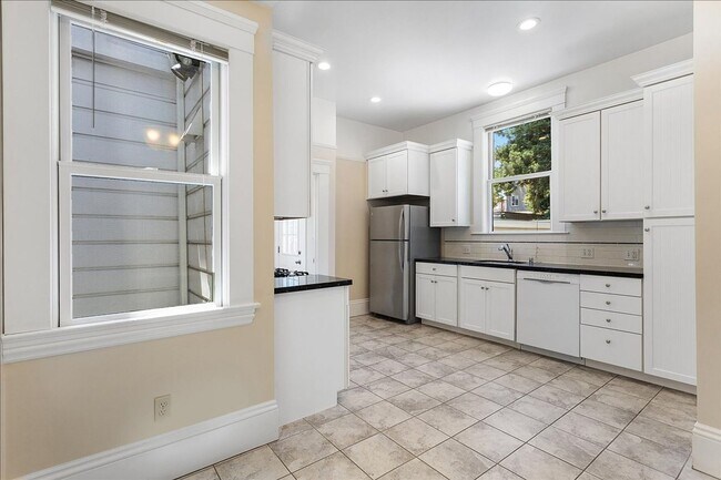 Building Photo - 618 1/2 Santa Clara Ave - 1 bedroom | 1 ba...