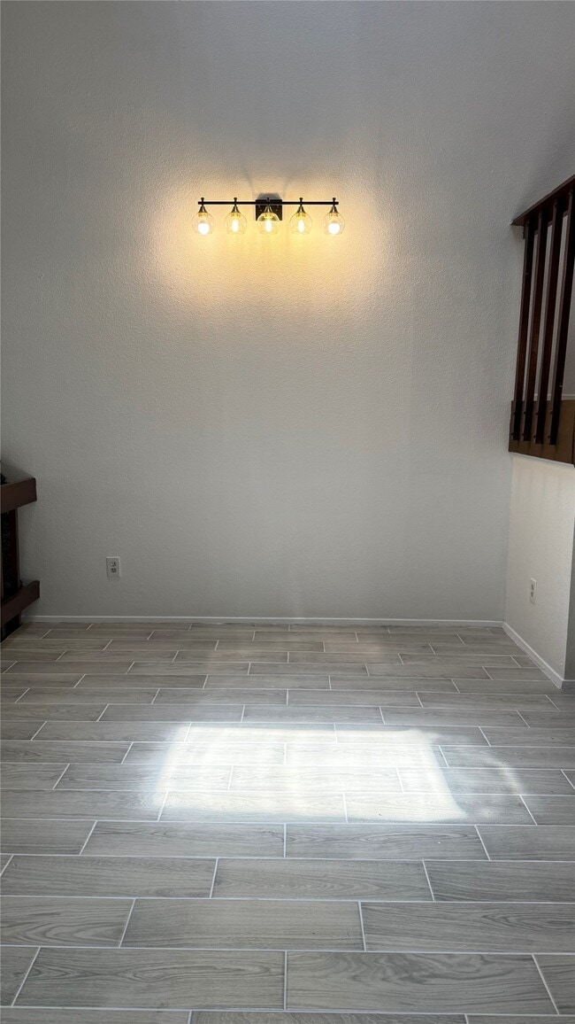 Building Photo - 12922 Wirevine Ln