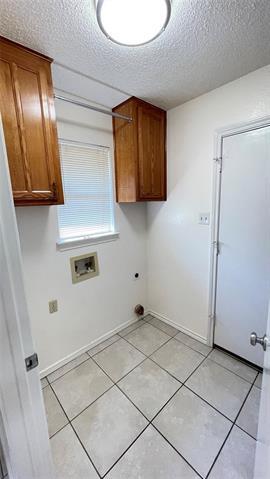 Building Photo - 6119 Kingswood Dr
