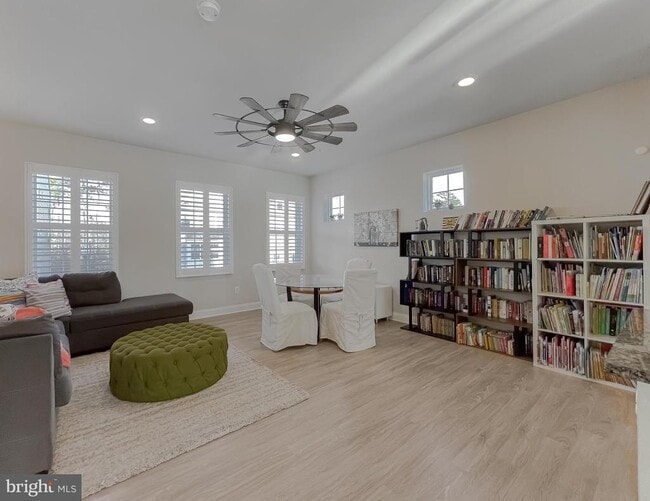 Building Photo - 23856 Myrtle Glen Way