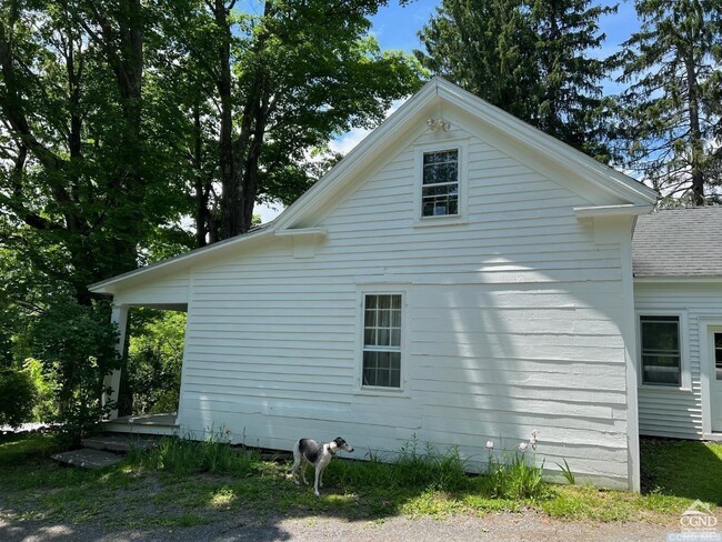 Building Photo - 182 Pond Hill Rd