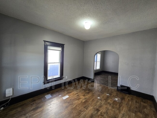 Building Photo - 208 Clay St