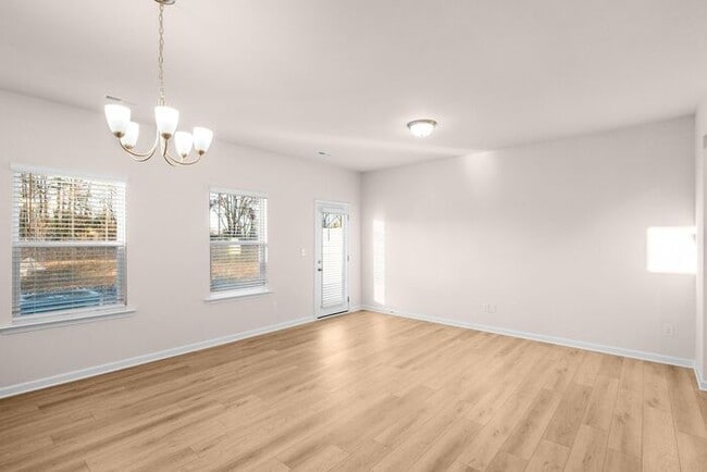 Building Photo - Beautiful Brand New 3 Bedroom 2.5 Bath Townhome in Hickory Glen!