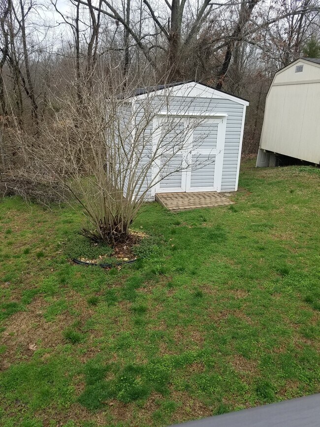 Building Photo - Sango! 3 Bed/2.5 Bath with unfinished base...