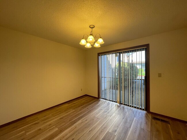 Building Photo - 2Bd/2Ba Unit Located in a Lovely Private Neighborhood in Happy Valley ~ Detached Garage, Washer &...