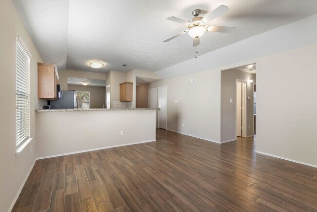 Building Photo - 31 Bark Bend Pl